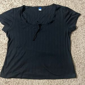 I’m selling this black shirt it has never been worn.